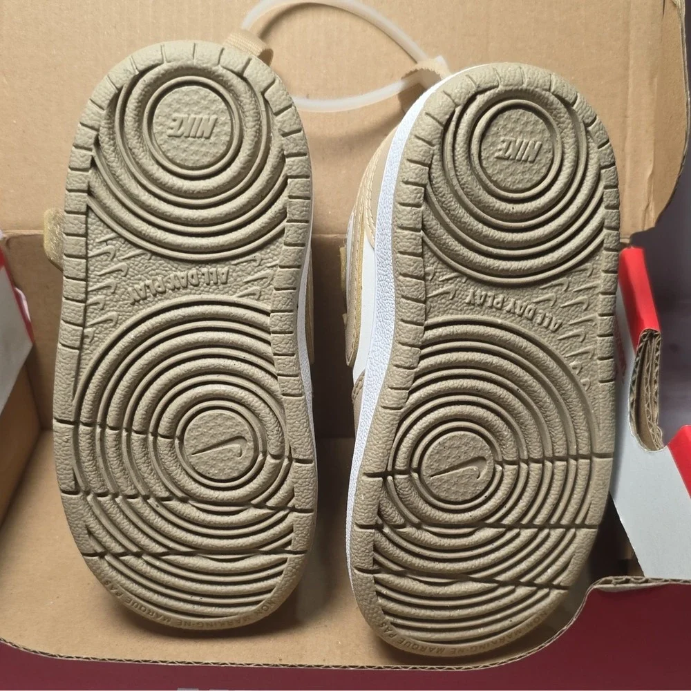 Nike Court Borough Low TD Sneakers 6C Beige/White Hook & Loop Strap